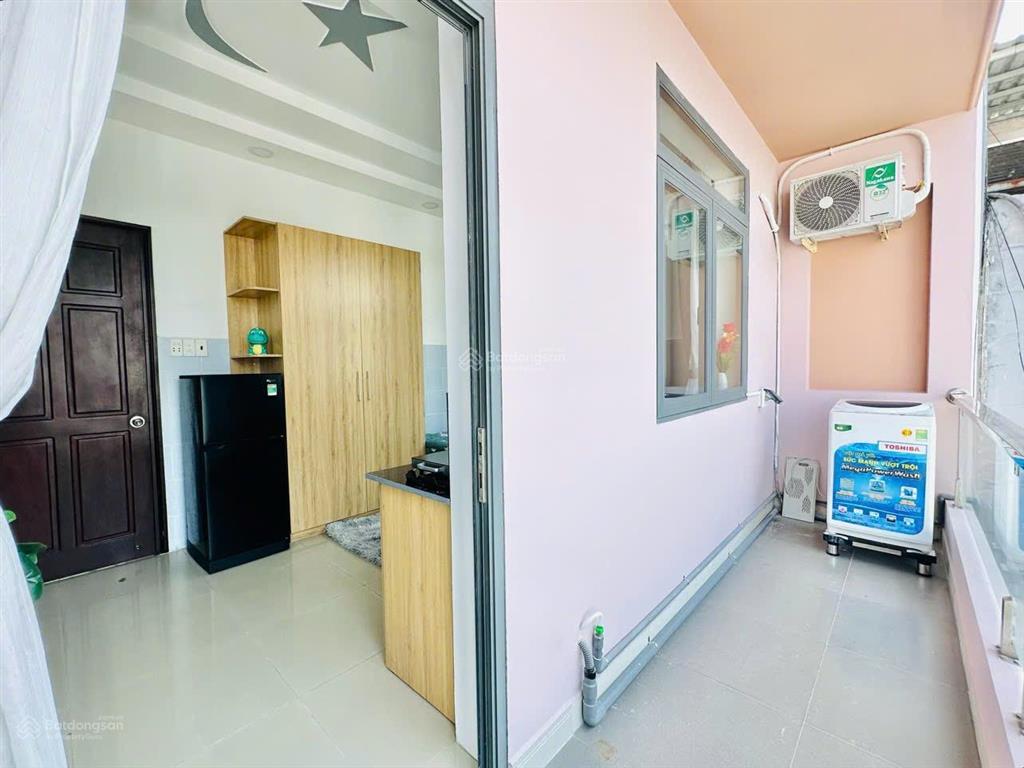 Pass lại phòng máy giặt riêng + ban công bình phú, q6