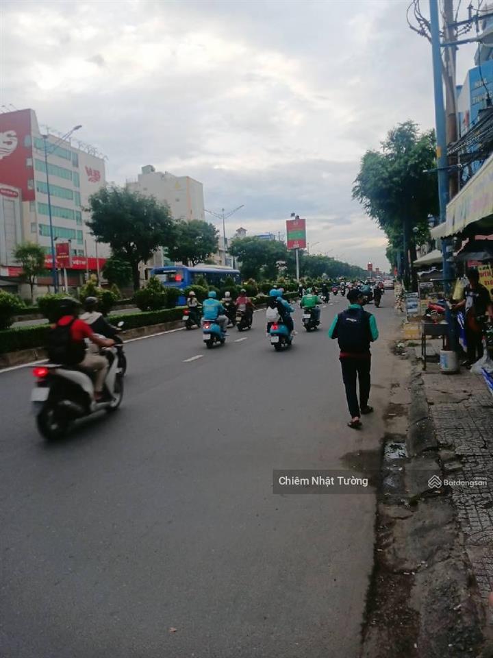 Nhà mặt tiền kd sầm uất ngày đêm, cấp 4, 4,7m x 45m (213m2) nở hậu tài lộc, đường 40m, lề 5m,