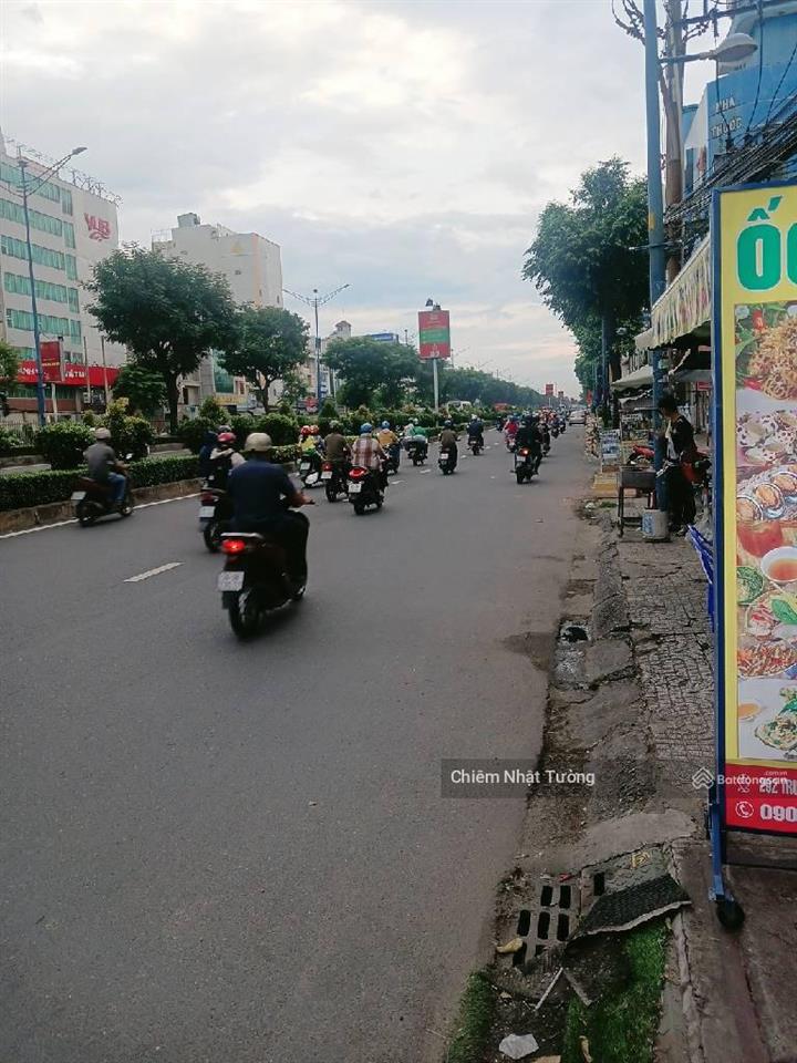 Nhà mặt tiền kd sầm uất ngày đêm, cấp 4, 4,7m x 45m (213m2) nở hậu tài lộc, đường 40m, lề 5m,