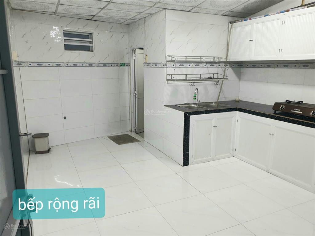 Nhà shr, hẻm & sân xe hơi + sân xe máy, 2pn, khách, bếp, dt 43 m2, p. đông hòa, dĩ an cũ chỉ 1.5 tỷ