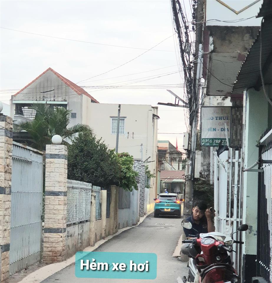 Nhà shr, hẻm & sân xe hơi + sân xe máy, 2pn, khách, bếp, dt 43 m2, p. đông hòa, dĩ an cũ chỉ 1.5 tỷ