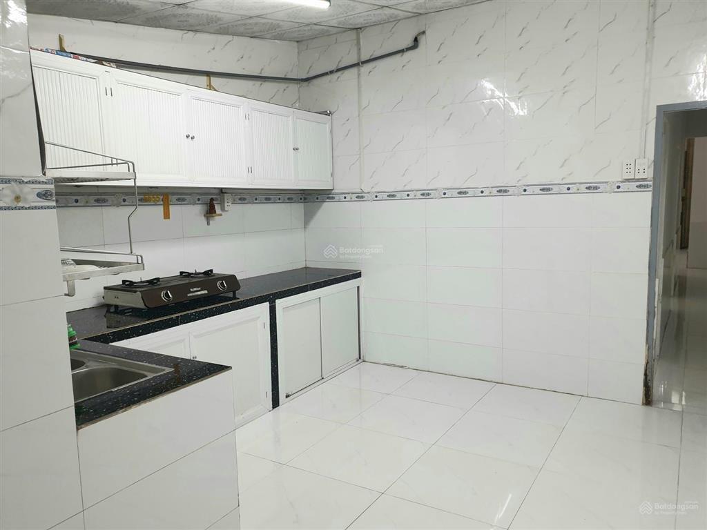 Nhà shr, hẻm & sân xe hơi + sân xe máy, 2pn, khách, bếp, dt 43 m2, p. đông hòa, dĩ an cũ chỉ 1.5 tỷ
