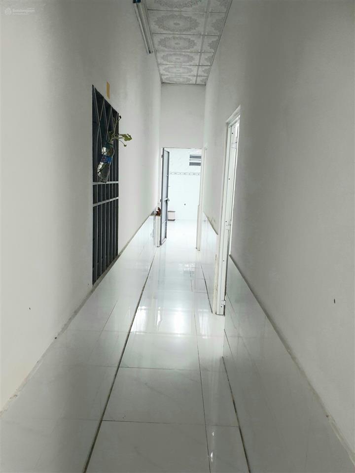 Nhà shr, hẻm & sân xe hơi + sân xe máy, 2pn, khách, bếp, dt 43 m2, p. đông hòa, dĩ an cũ chỉ 1.5 tỷ