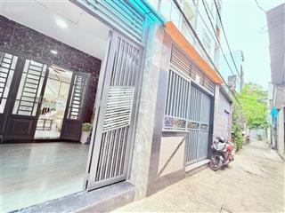 Nhà đẹp ở ngay41m2sân rộngtặng full nội thất  phạm văn bạch  tân bình4,x