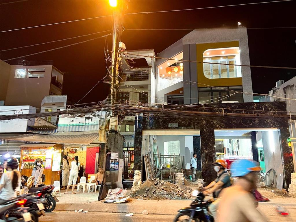 Mặt tiền thụt tân hòa đôngq6 4,2m*21m mặttiền tương laivip phú lâm