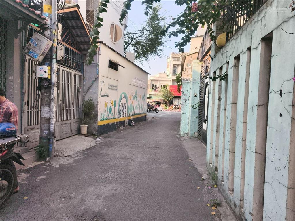 1 sẹc lê trọng tấnhẻm xe hơi thôngsát mặt tiền kế trường đại học công thươnghơn 4 tỷ chút xíu