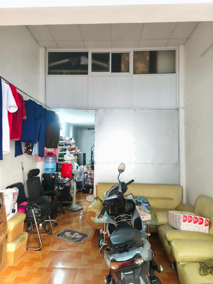 1 sẹc lê trọng tấnhẻm xe hơi thôngsát mặt tiền kế trường đại học công thươnghơn 4 tỷ chút xíu