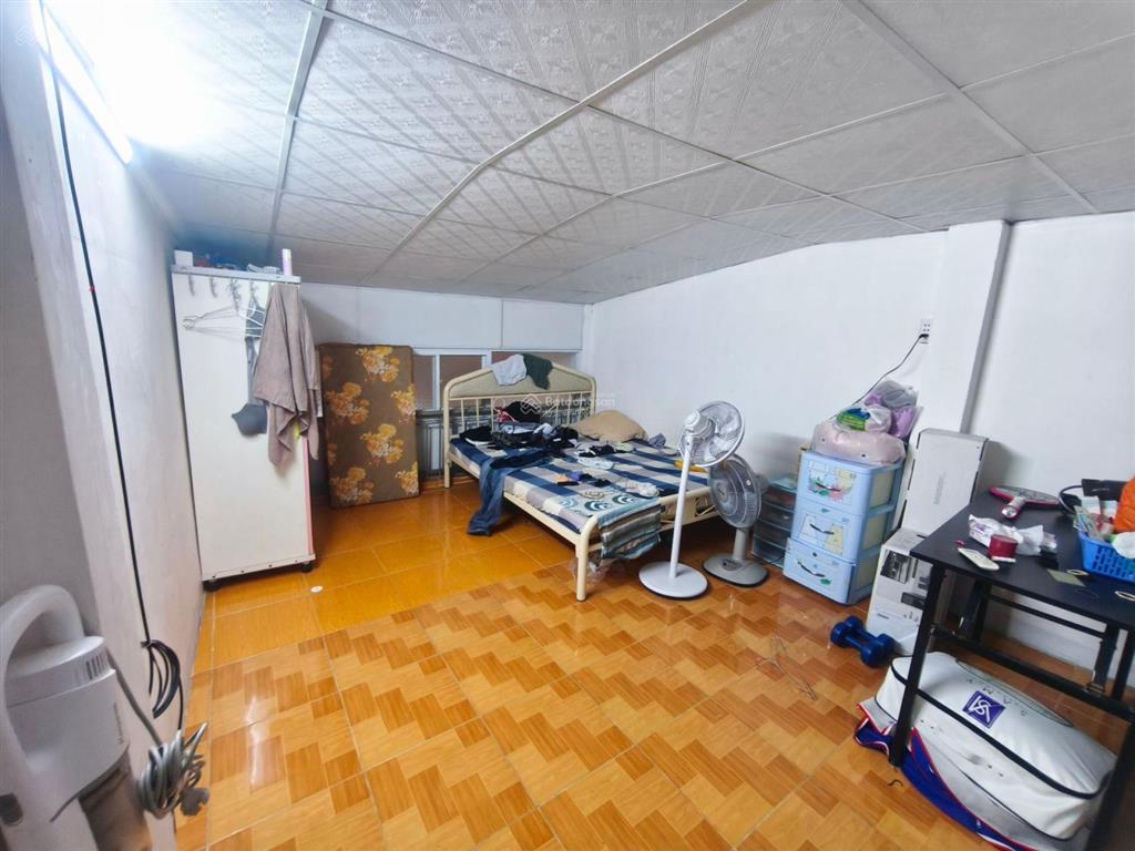 1 sẹc lê trọng tấnhẻm xe hơi thôngsát mặt tiền kế trường đại học công thươnghơn 4 tỷ chút xíu