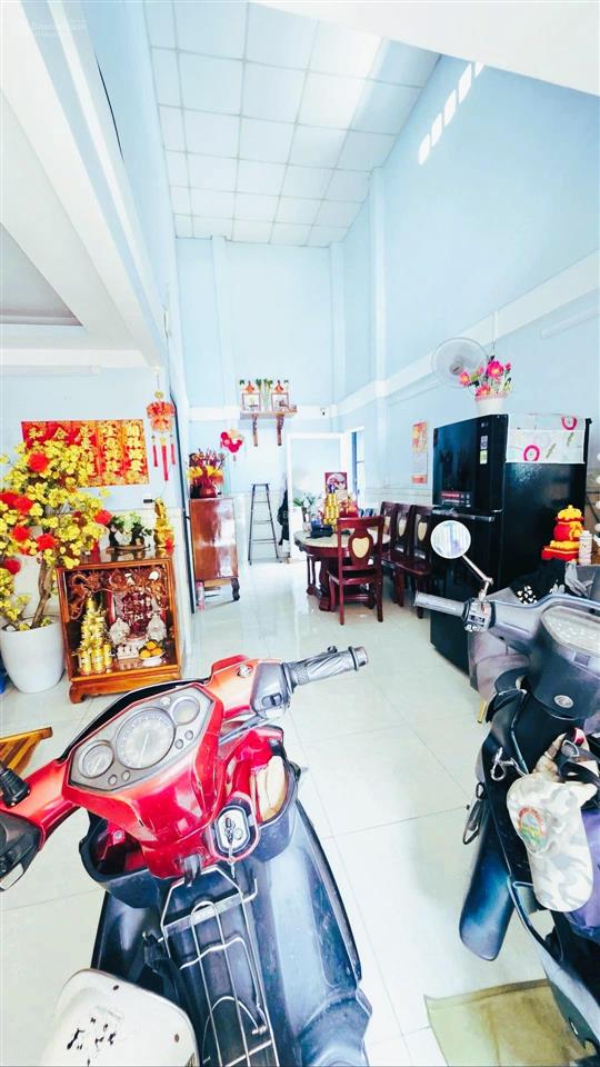 Giảm còn 3.tỷ7|ngang 5,5m dài 9m| xe hơi cạnh nhà|tỉnh lộ 10giáp tên lửaq6sổ hồng chuẩn chỉnh