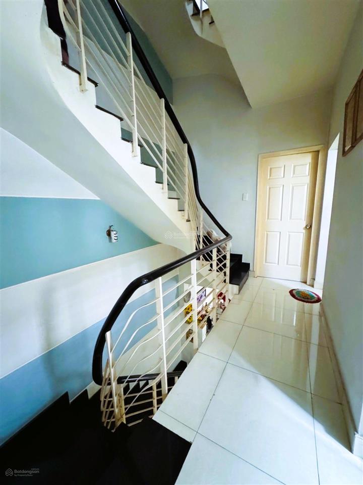 Mặt tiền đường 12mquận 6, cư xá ra đa4 tầng 3 mặt thoáng chính chủ 1 đời  hàng thơm