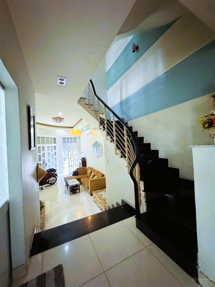 Mặt tiền đường 12mquận 6, cư xá ra đa4 tầng 3 mặt thoáng chính chủ 1 đời  hàng thơm