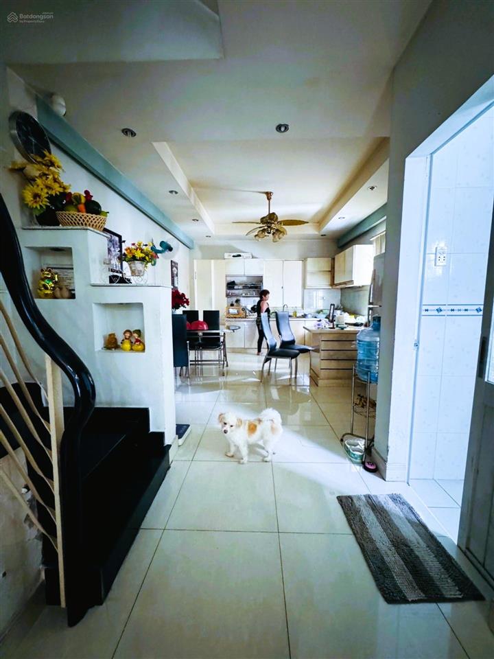 Mặt tiền đường 12mquận 6, cư xá ra đa4 tầng 3 mặt thoáng chính chủ 1 đời  hàng thơm