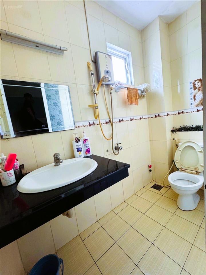 Mặt tiền đường 12mquận 6, cư xá ra đa4 tầng 3 mặt thoáng chính chủ 1 đời  hàng thơm