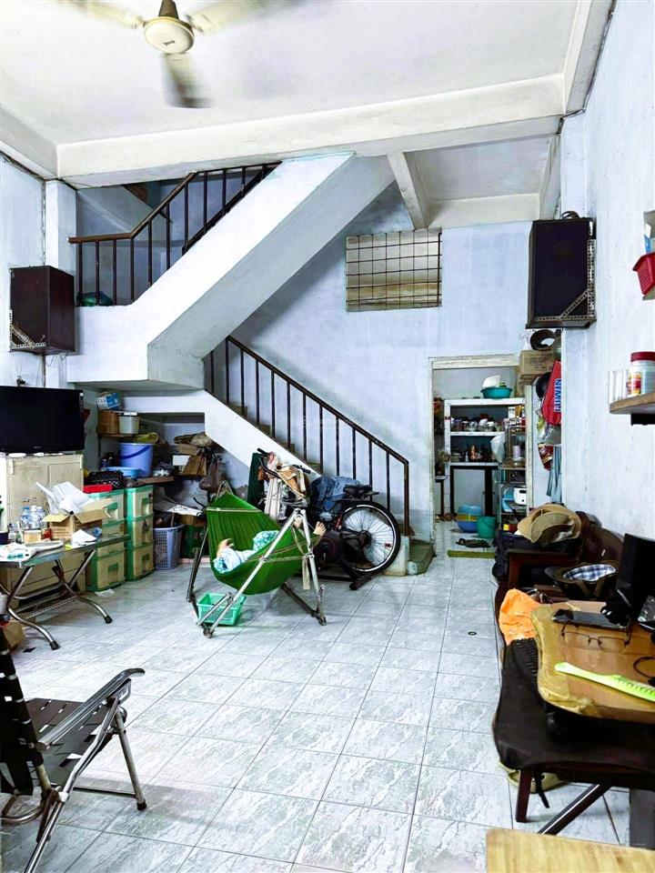 Sát chợ điện tử nhật tảo q11  53m2  3 tầng  hẻm 4m thông  gần mặt tiền không lg