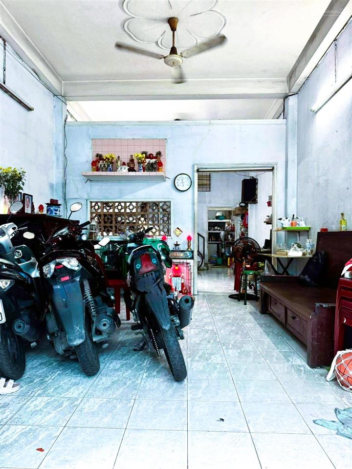 Sát chợ điện tử nhật tảo q11  53m2  3 tầng  hẻm 4m thông  gần mặt tiền không lg