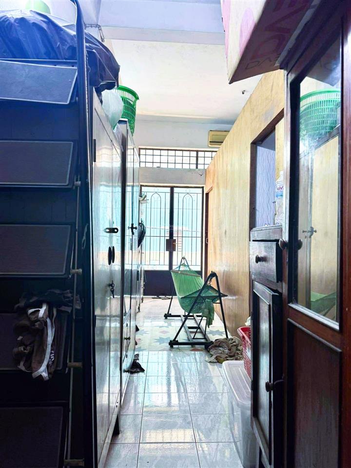 Sát chợ điện tử nhật tảo q11  53m2  3 tầng  hẻm 4m thông  gần mặt tiền không lg