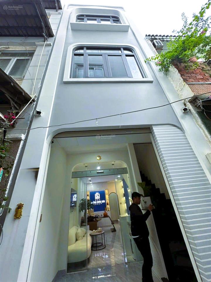 Nhà đẹp 3 tầngnguyễn sơntân phú thiết kế hiện đạinội thất giá trịsát mặt tiềnhết lghc đủ