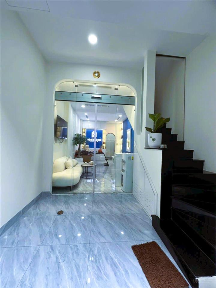 Nhà đẹp 3 tầngnguyễn sơntân phú thiết kế hiện đạinội thất giá trịsát mặt tiềnhết lghc đủ