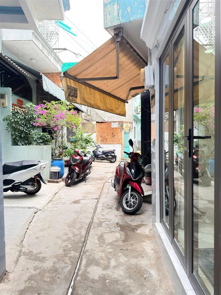 Nhỉnh 1 tỷ nhà riêng 3 tầng tân phú 2pn 3wc full nội thất sổ hồng riêng