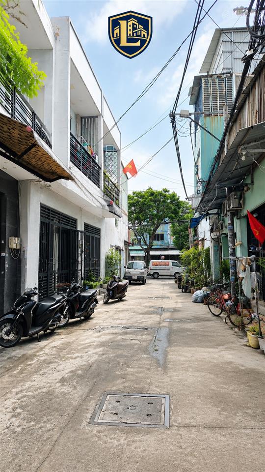 Chủ giảm mạnh chỉ còn 4 tỷ hơn tí hẻm xe hơi 6m 2 bước ra mặt tiền nhà mới ở ngay