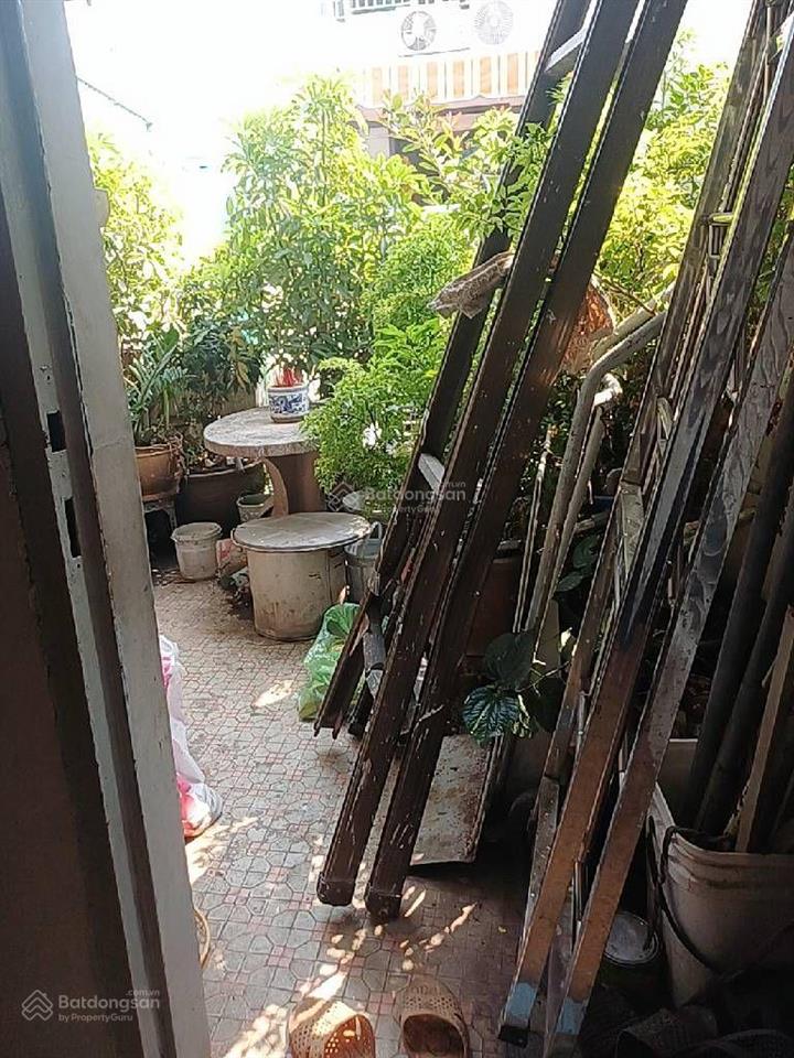 Quận 5  hẻm xe hơi hà tôn quyền sát vách quận 11  chủ lâu đời  nhà xây kiên cố chắc chắn  6 tỷ.