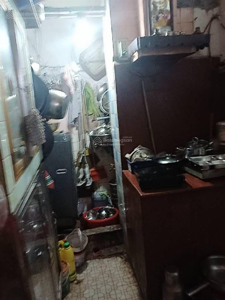 Quận 5  hẻm xe hơi hà tôn quyền sát vách quận 11  chủ lâu đời  nhà xây kiên cố chắc chắn  6 tỷ.