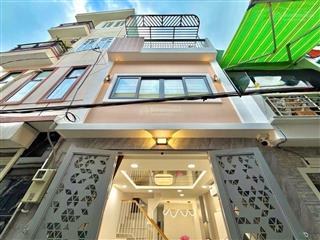 Nhiêu tứ ngay khu ẩm thực phan xích long  phú nhuận  sát bên copmart