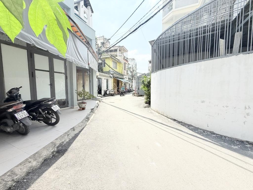 Bùi đình túy  10m ra hẻm xe tải thông thông ngô đức kế ~ 60m (4.6x13) 4 tầng 4 pn 4 wc