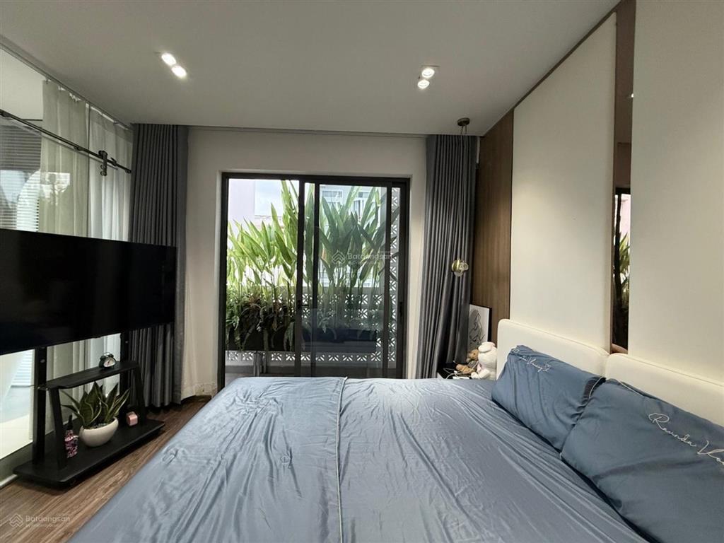5,5x12m 62m2 lê văn duyệt  penthouses giáp quận 1  5 tầng 2pn master
