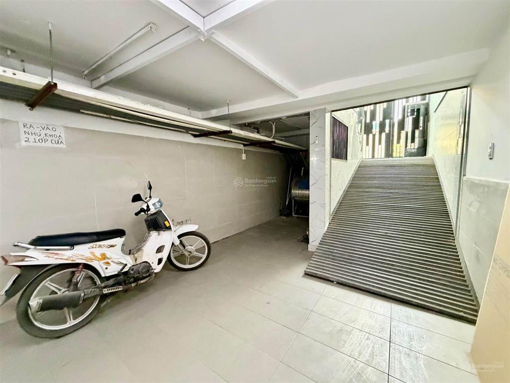 Siêu phẩm chdv 7 tầng  bình thạnh  cho thuê 40tr  có hầm  có thang máy