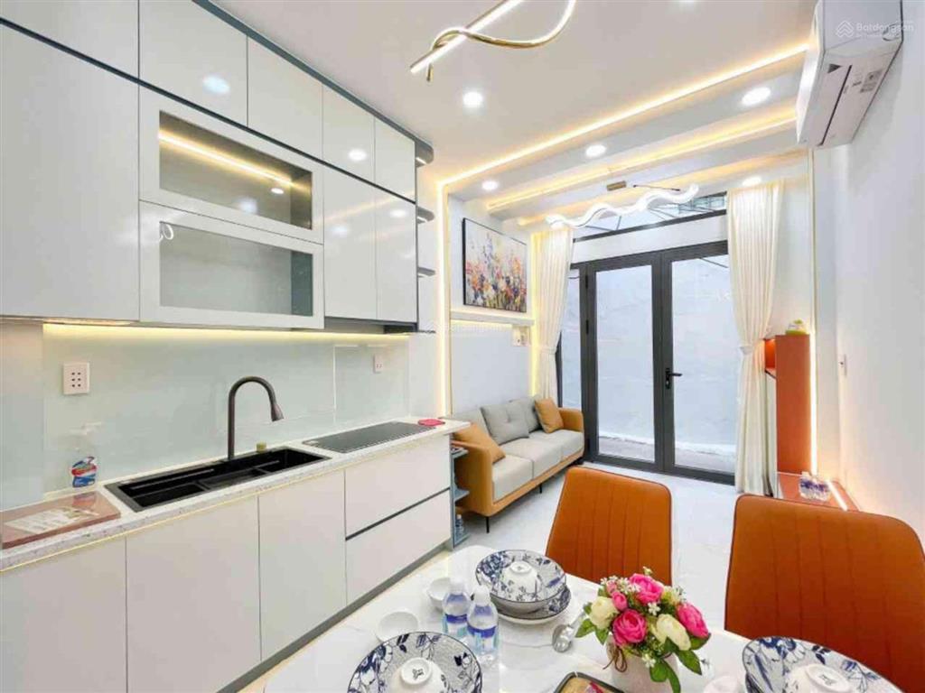 Thạch thị thanhvõ thị sáuhai bà trưngngay chợ tân định5 tầng 3pn  hoàn công đủ