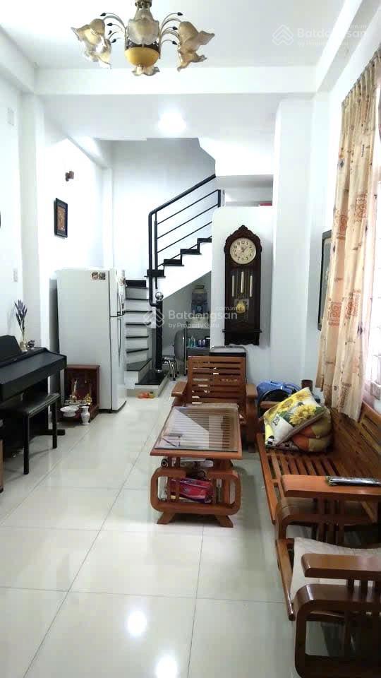 Nguyễn bỉnh khiêm, p. đa kao, quận 1 chỉ 15m ra đường lớn 4 tầng 3pn 2 mặt tiền trước và bên hôn
