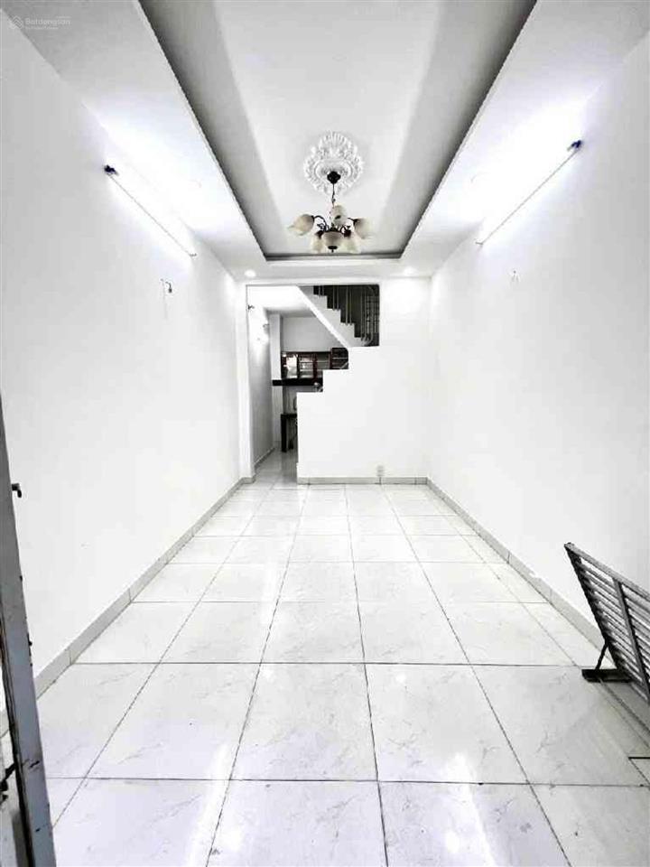 Nhỉnh 4tỷ hộ khẩu quận 1
nguyễn phi khanh 10m ra mặt tiền2 tầng 2pn  đang khai thác dòng tiền ổn