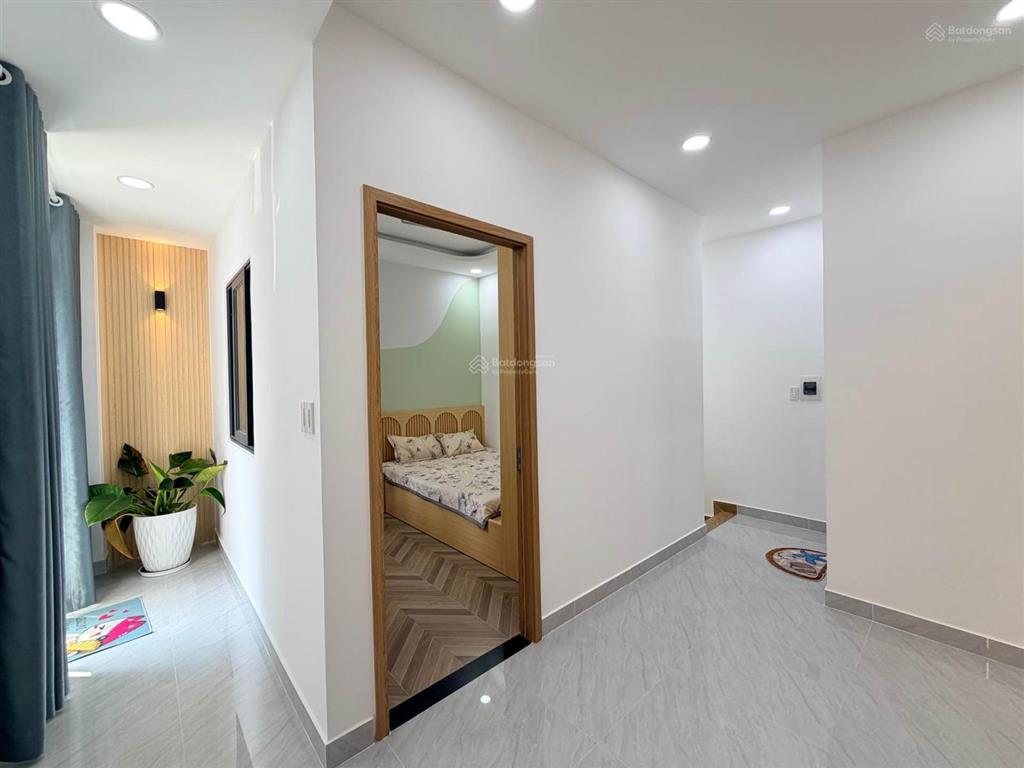 Ngang 9m  phan văn trị  2 tầng 3pn, giảm 100tr chỉ nhỉnh 6 tỷ có thương lượng cho khách thiện chí