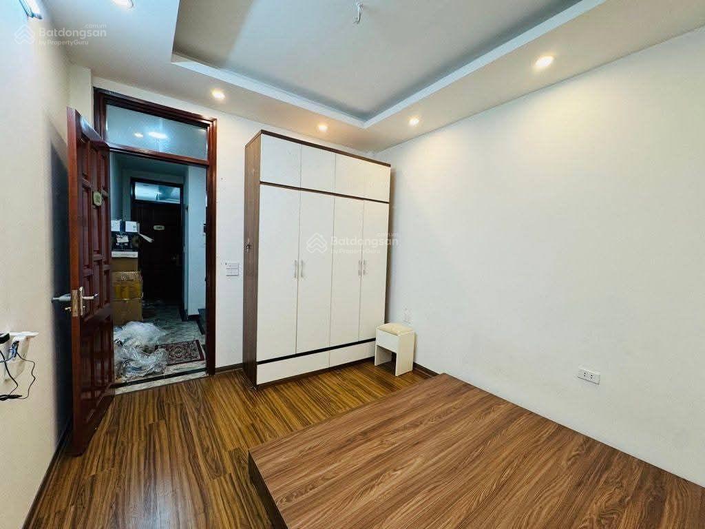 Minh khai, mặt tiền 4m8  2 thoáng, ngõ 3 gác đua. 6.9 tỷ