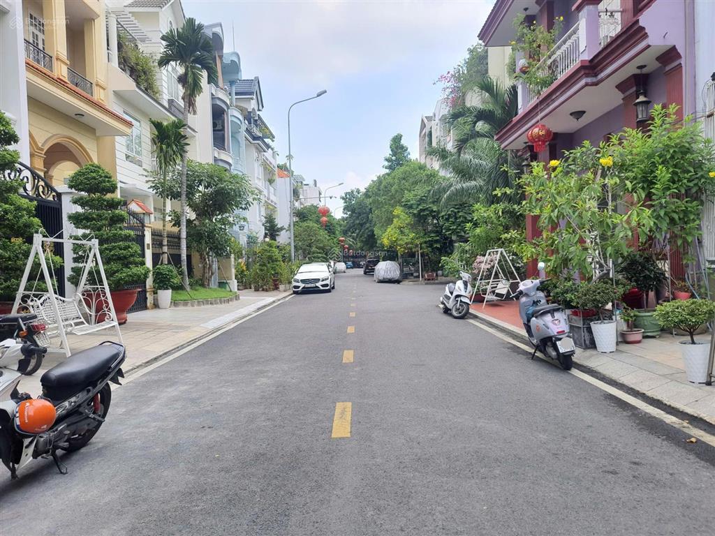 Khu compound, 8x22m, 4 lầu, biệt thự hxh 12m nguyễn trọng tuyển, bán 65 tỷ