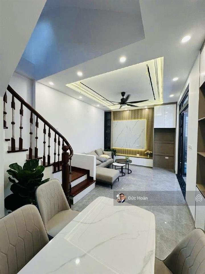 Bán nhà đẹp bồ đề long biên, gần cầu chương dương, 5 tầng dt 50m2  nhỉnh 11 tỷ