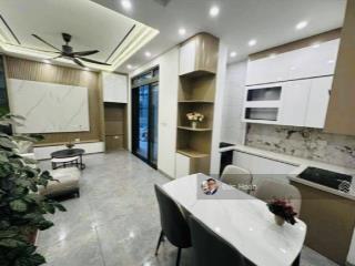 Bán nhà đẹp bồ đề long biên, gần cầu chương dương, 5 tầng dt 50m2  nhỉnh 11 tỷ