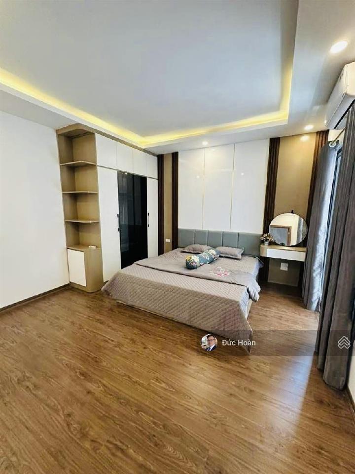 Bán nhà đẹp bồ đề long biên, gần cầu chương dương, 5 tầng dt 50m2  nhỉnh 11 tỷ