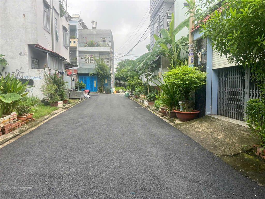 Bán đất tặng dãy phòng trọ khu phân lô