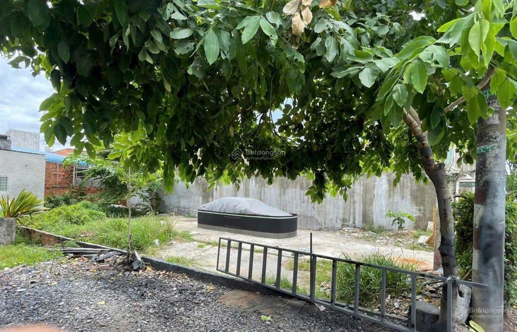 Bán gấp lô đất mt nhánh trung chánh, gần nguyễn hữu cầu, chợ ba bầu