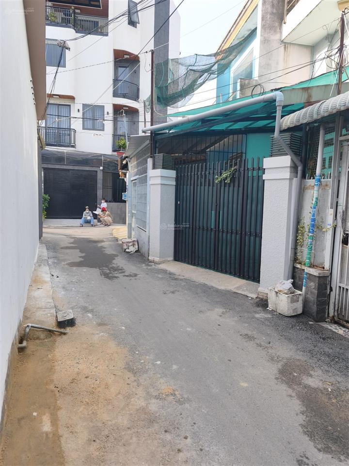 Nhà shr hẻm xe hơi thông ngay chợ hóc môn, bv hóc môn