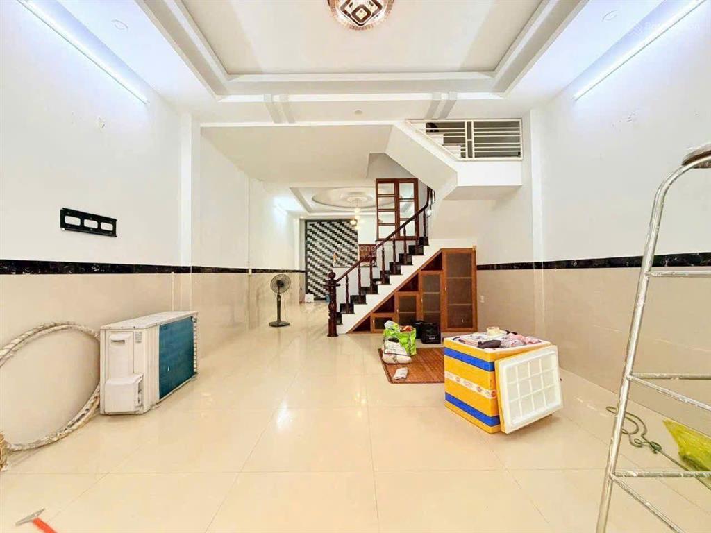 Cho thuê nhà mới 4pn4wc tân chánh hiệp, q12