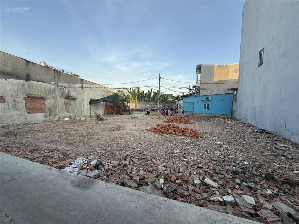 Đất đẹp hẻm xe hơi trung tâm hóc môn , dt 55m2, giá 2.7 tỷ