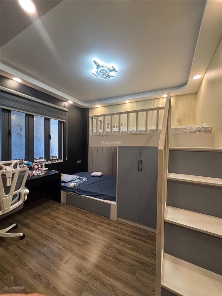 Nhà đình nghi xuân 68m, 4 tầng, 4pn, ô tô vào nhà, gần chợ bốn xã, giá 8,99 tỷ
