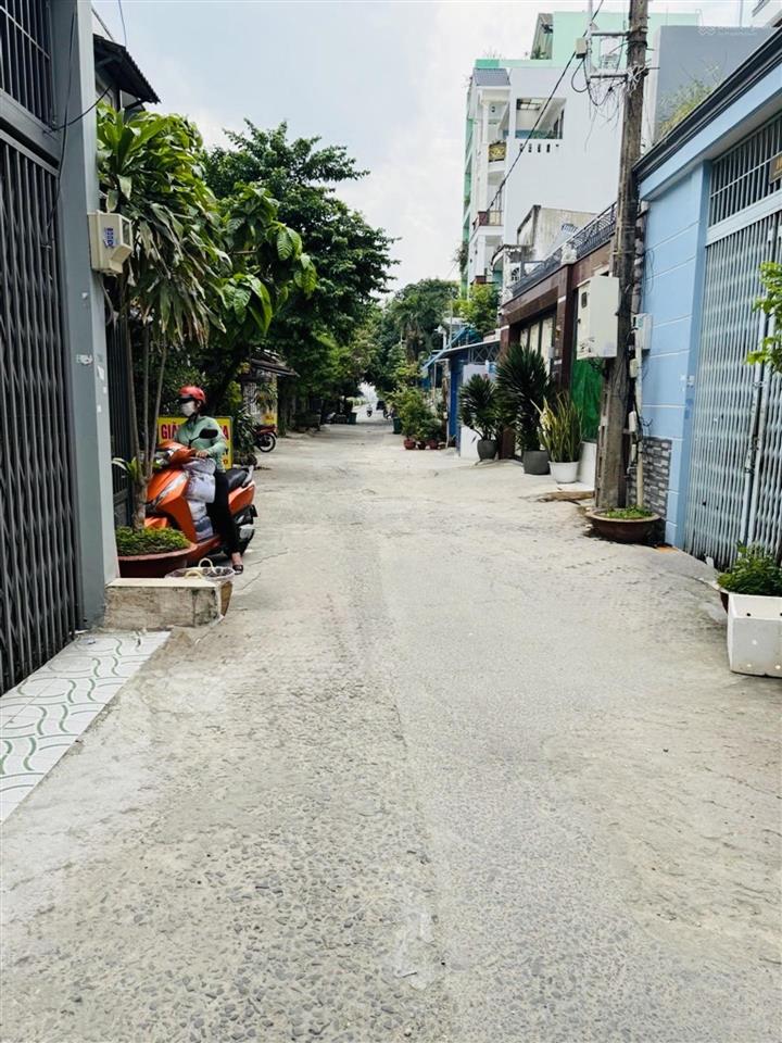 Mặt tiền kinh doanh  hiền vương, phú thạnh, tân phú  2 tầng  ngang 6 nở hậu  137m2  9,5 tỉ