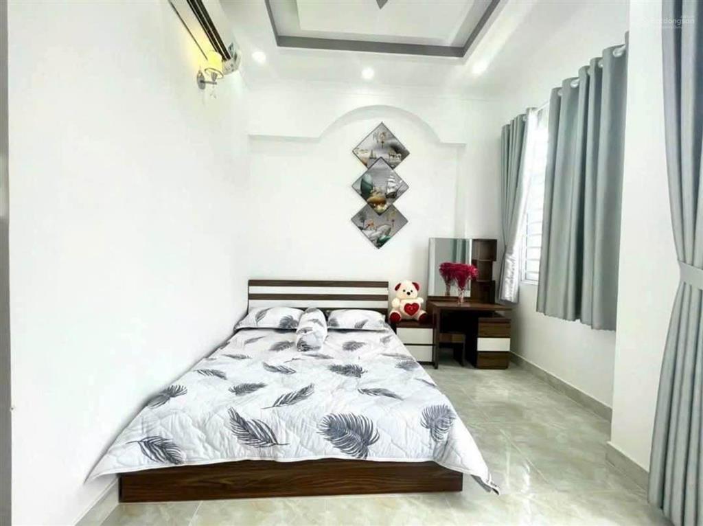 Bán nhà sát phú mỹ hưng hẻm xe hơi đỗ cửa 3tầng giá chỉ 5.99tỷ