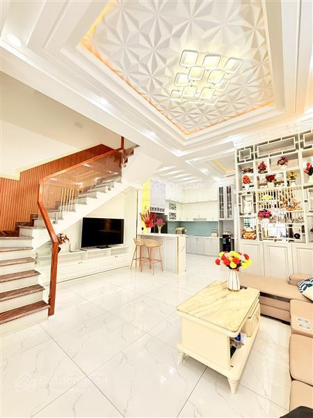 Bán nhà ngang vip 6m gara ô tô trong nhà full nội thất  sát phú mỹ hưng chỉ 14.5 tỷ