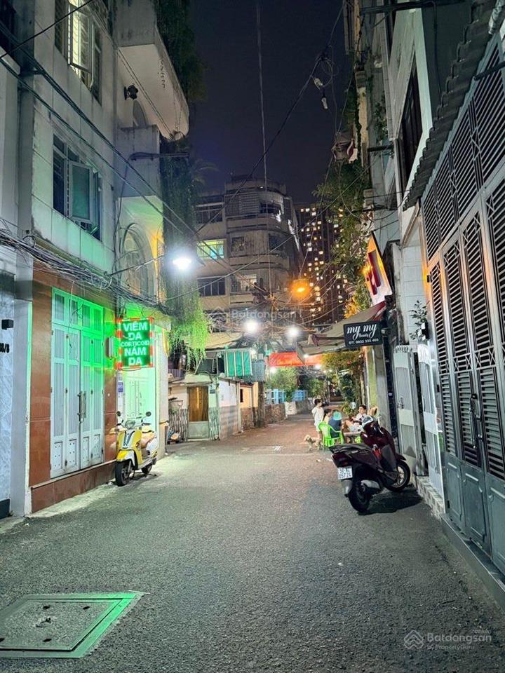 Nhỉnh 5tỷ  có nhà hxh  3 tầng  bê tông  quận 1  võ văn kiệt  p.cầu ông lãnh