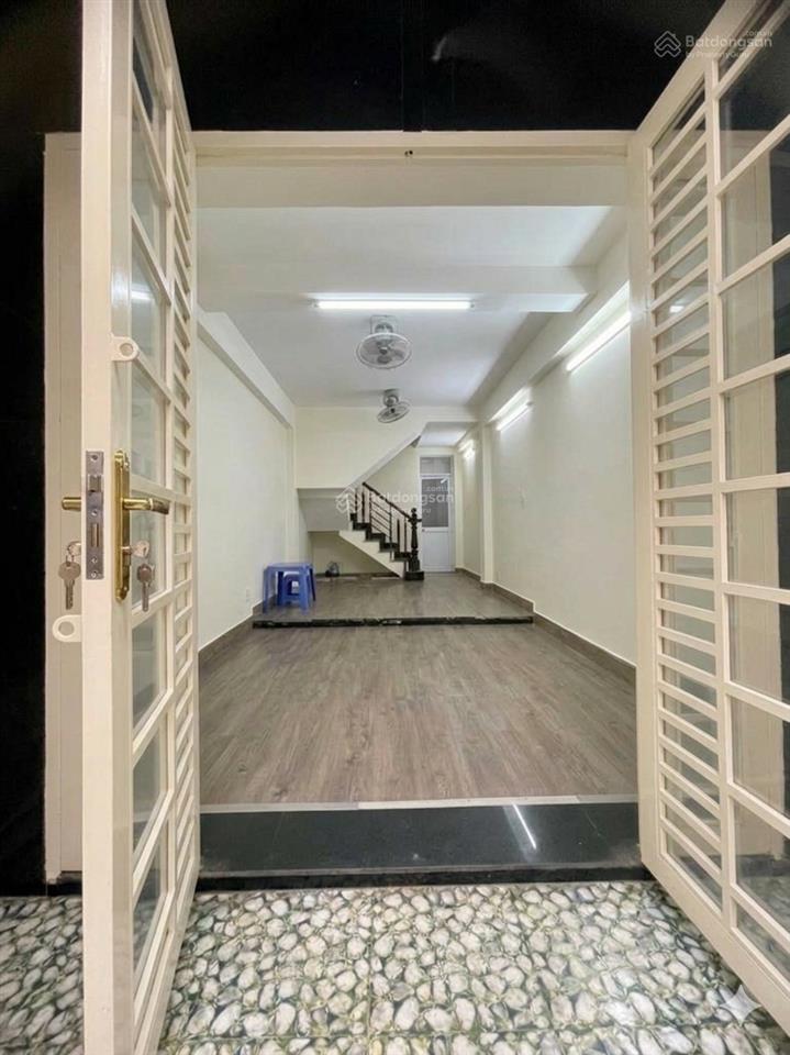Bán nhà đẹpq.1 nguyễn cảnh trân  võ văn kiệt  4 tầng  25m2 vào ở ngay sổ riêng chỉ 8,2 tỷ